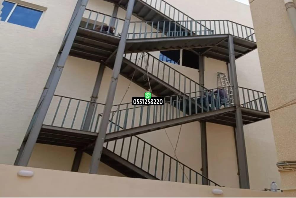 مخارج الطوارىء